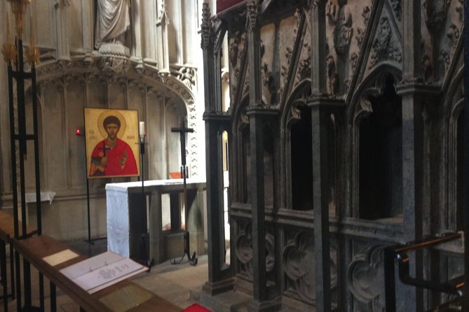 The Roman City of St Albans Private Tour - From Ye Olde Fighting Cocks to the monastery gateway