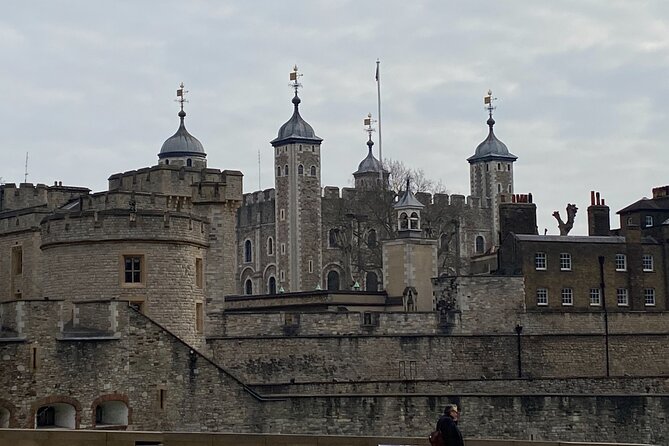 The Tower of London - Small Group Tour with a Local Expert - Walking, weather, and family fit