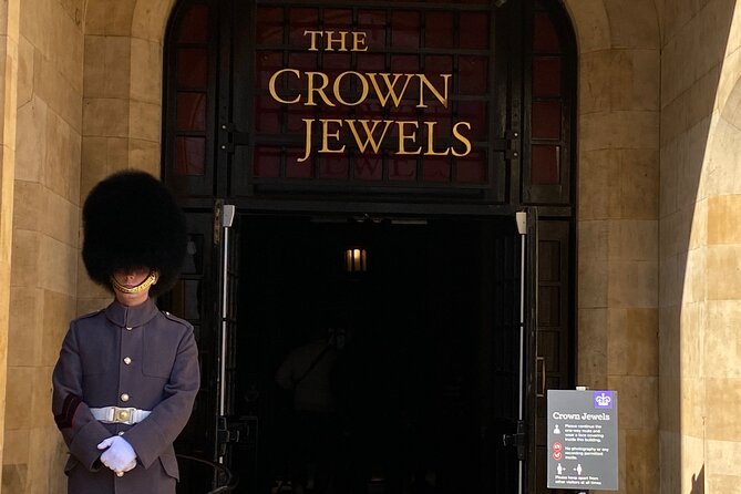 The Tower of London - Small Group Tour with a Local Expert - Cancellation and practical planning