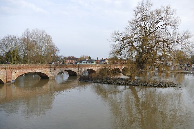 The WalkTalkShow.co.uk - Guided Tour of Stratford upon Avon - Bell Court and History Corner
