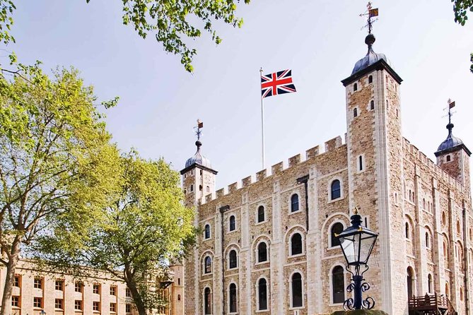 Tower of London & 30+ London Sights Walking Tour - Borough Market and Southwark Cathedral