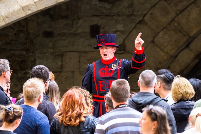 Tower of London: Crown Jewels & Beefeater Opening Ceremony - Meeting at Tower Hill and joining the group