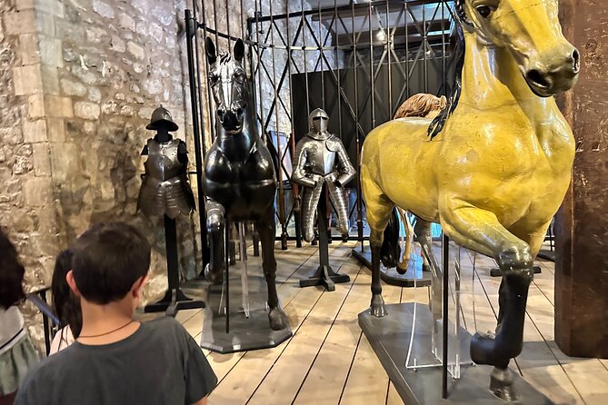 Tower of London for kids & families Private Guided Tour with pre-booked Tickets - Medieval Palace, Tower Green, and Mint Street