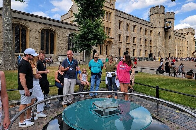Tower of London Guided Tour with Beefeater Meet & Crown Jewels - The Jewel House and Crown Jewels