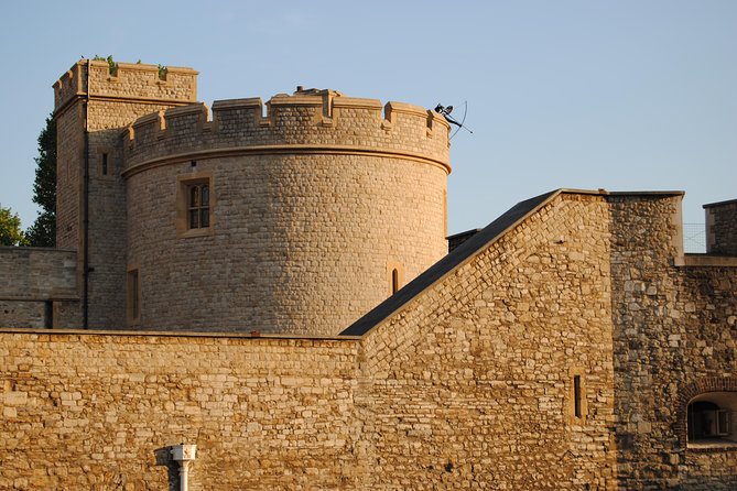 Tower of London Private Guided Tour - Dungeons, torture rooms, and the Tower’s grim side