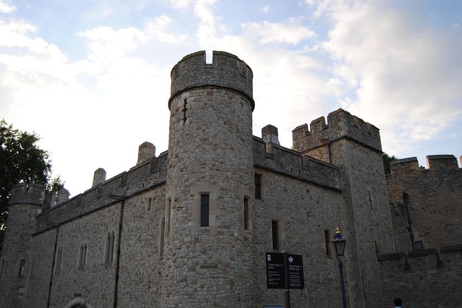 Tower of London Private Guided Tour - Timing, meeting point, and daily planning