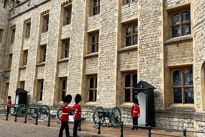 Tower of London Private Tour for Families and Friends - The Final Look at Tower Bridge