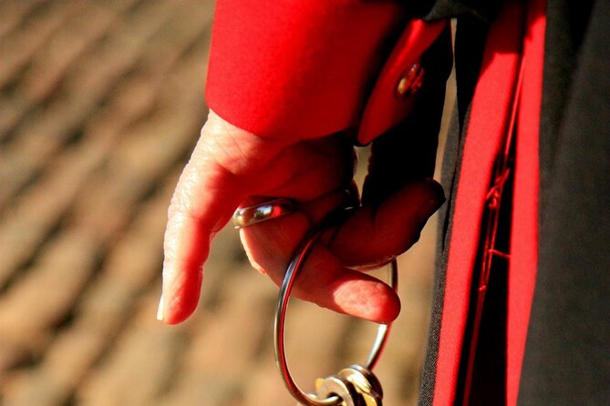 Tower of London Private Walking Tour - The White Tower and one hour of armor