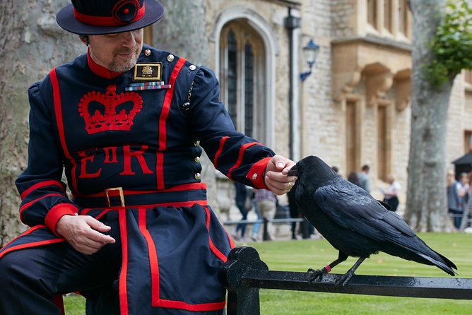 Tower of London with London Hop-On Hop-Off Tour and River Cruise - Using the western route for parks and museums