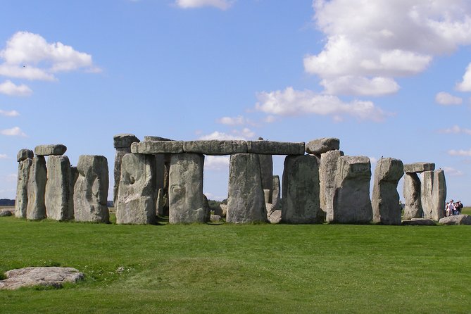 Transfer from Southampton to Heathrow via Stonehenge and Windsor - The drive from Stonehenge to Windsor