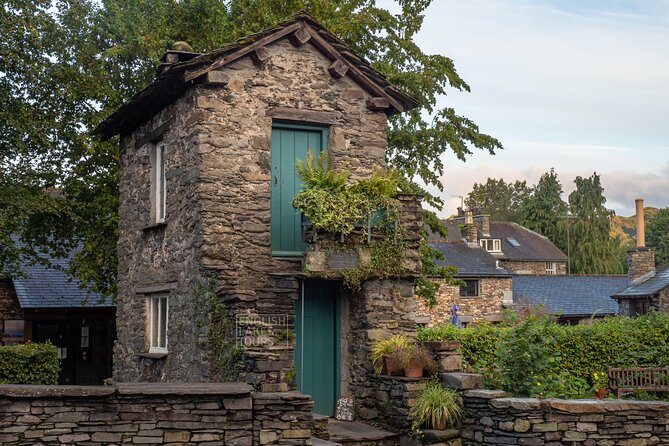 Ultimate Full-Day Lake District Tour: 10 Lakes, Amazing Scenery & Lake Cruise - Derwentwater, Surprise View, and Ashness Bridge