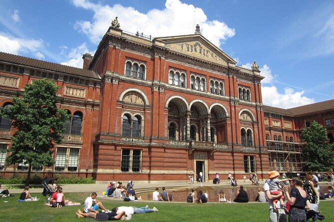 Victoria and Albert Museum Private Tour - A private tour with room for questions