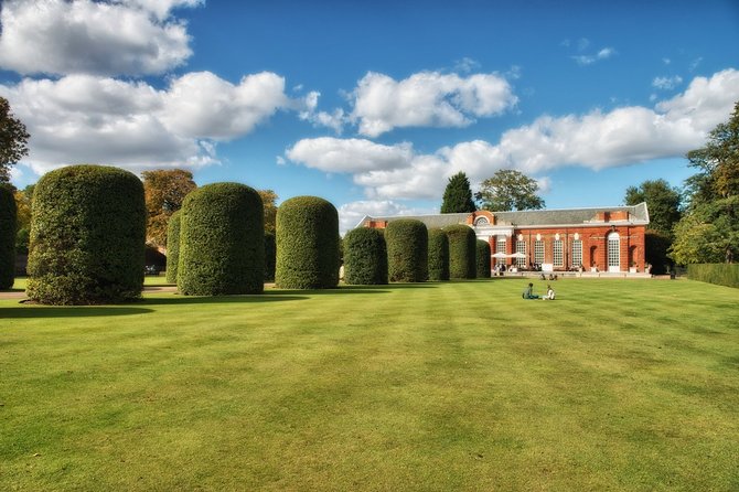 VIP Kensington Palace Gardens Tour & Royal Tea Crown Experience - Weather, clothing, and practical comfort