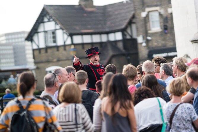 VIP Tower of London and Crown Jewels Tour with Private Beefeater Meet & Greet - Guide quality makes the biggest difference