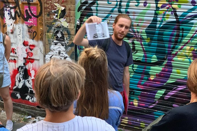 Visit Jack the Ripper in French - Artillery Passage adds a quieter turn