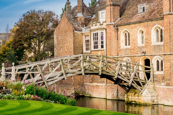 Walking Tour of Cambridge - Storytelling That Works for Adults and Children
