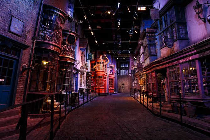 Warner Bros. Studio Tour with Transportation from London - Eating, Butterbeer, and the four-hour limit