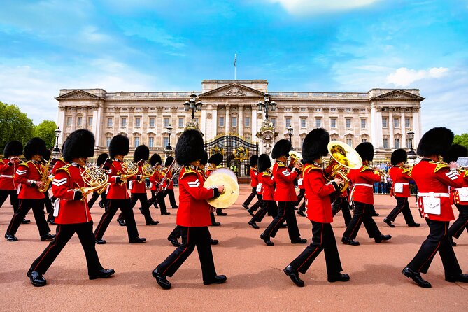 Westminster Abbey Priority Access & Big Ben, Buckingham Tour - Horse Guards Parade and Downing Street from outside
