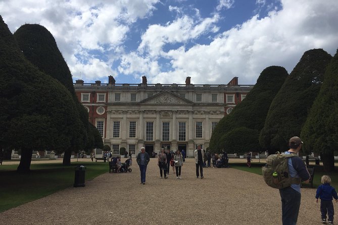 Windsor Castle and Hampton Court Private Car with Driver Guide - Timing, lunch, and the ten-hour limit