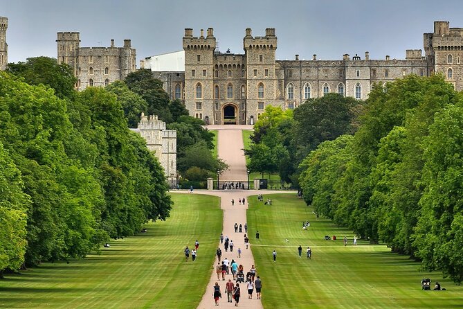 Windsor Castle Half Day Trip from London by Luxury Coach - The journey to Windsor, about one hour