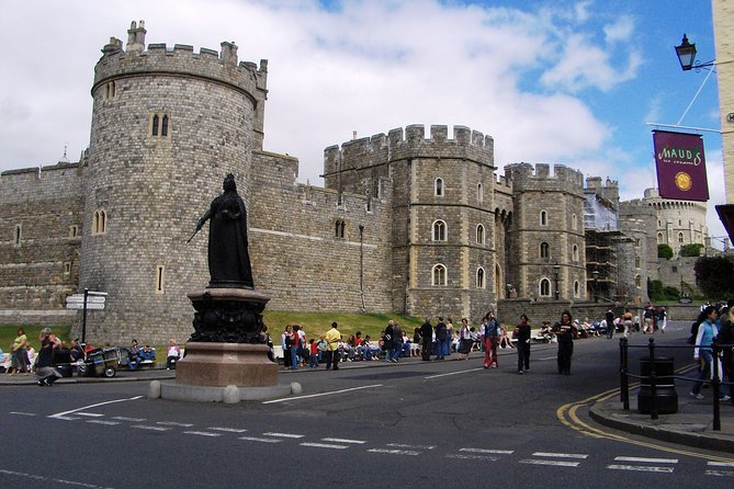 Windsor Castle & Hampton Court Palace, Private Tour Including entry pass - The eight-hour schedule needs discipline