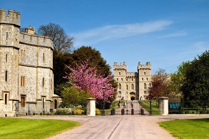 Windsor Castle Private Tour in Executive Vehicle With Admission - What this five-hour Windsor outing really provides