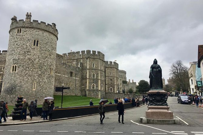 Windsor Castle private vehicle service from London with Admission tickets - Making the most of two or three hours inside