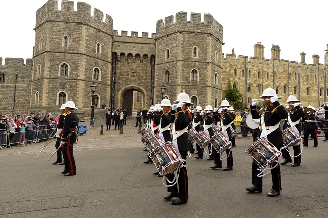 Windsor Castle, Stonehenge and Oxford Day Guided Tour from London - The guides make or break the experience
