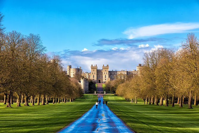 Windsor Castle, Stonehenge & Oxford Private Car Tour from London - Oxford: colleges, cobbled streets, and famous names