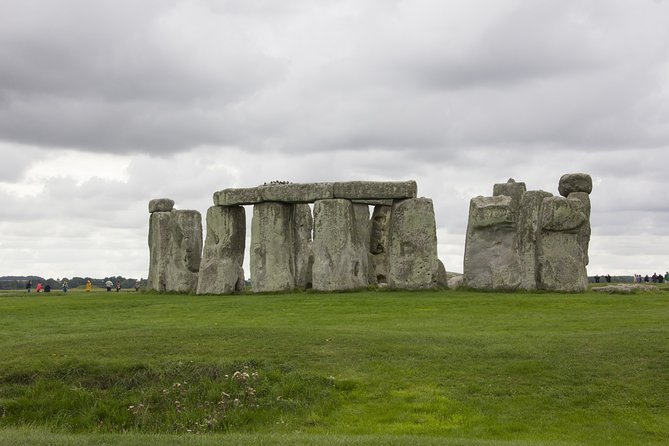 Windsor Castle, Stonehenge & Roman Baths Private Tour - Your driver is important, but this is not a guided tour